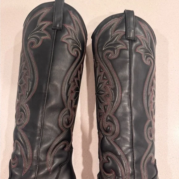 Steve Madden Black Embroidered Heeled Cowboy Boots - Picture 8 of 10